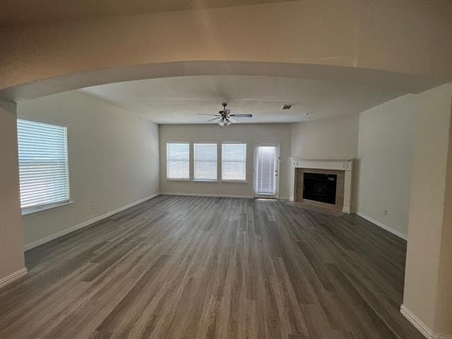 Building Photo - 2000 Meadow Park Dr