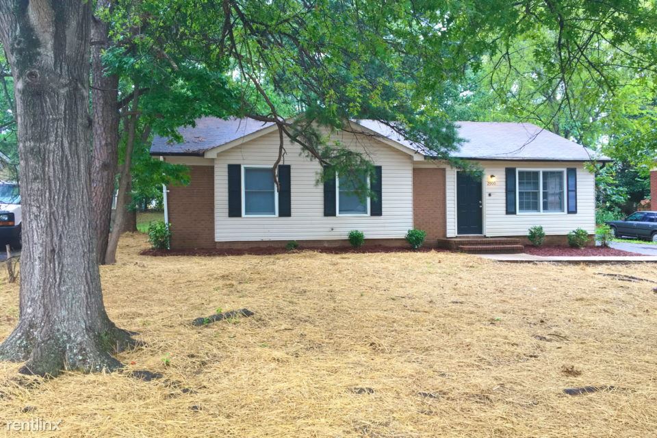 Primary Photo - 2900 Meadowcliff Dr