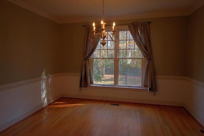 Building Photo - Spectacular & Spacious 4 Bedroom, 3 Bathroom Home in Durham with 1st Floor Bedroom!