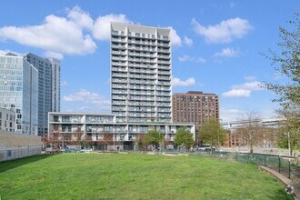 Building Photo - 1150 NW Quimby St