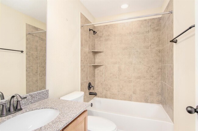 Foto del edificio - 26311 Parkman Grove Dr