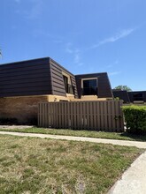 Building Photo - 1119 11th Ct