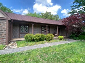 Building Photo - 3674 Marlborough Way