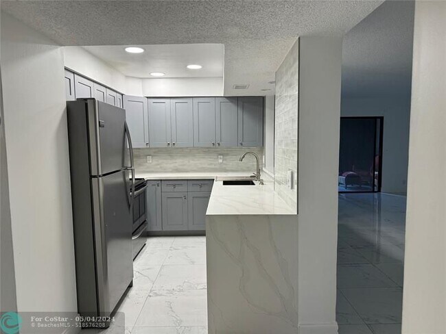 Foto del edificio - 2238 N Cypress Bend Dr