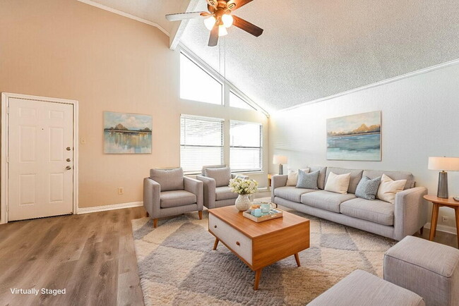 Building Photo - 1411 Sandalwood Dr