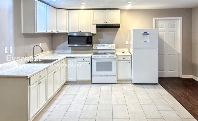 Foto del edificio - 2 Bed/1 Bath Home with Washer/Dryer / Pet-...