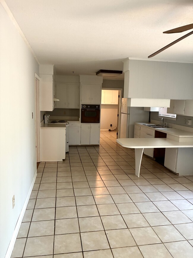 Building Photo - 1258 Plantation Blvd