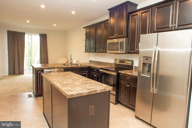 Building Photo - 132 Rebecca Hammond Ct