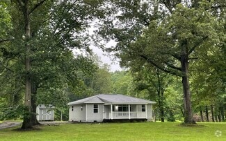 Building Photo - 5018 Holly Dr