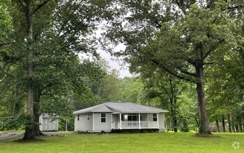 Building Photo - 5018 Holly Dr