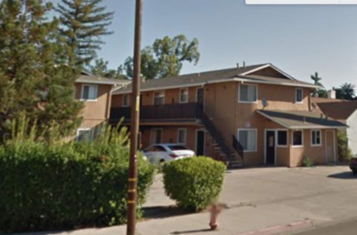 684 W G St, Oakdale, CA 95361 Apartments in Oakdale, CA