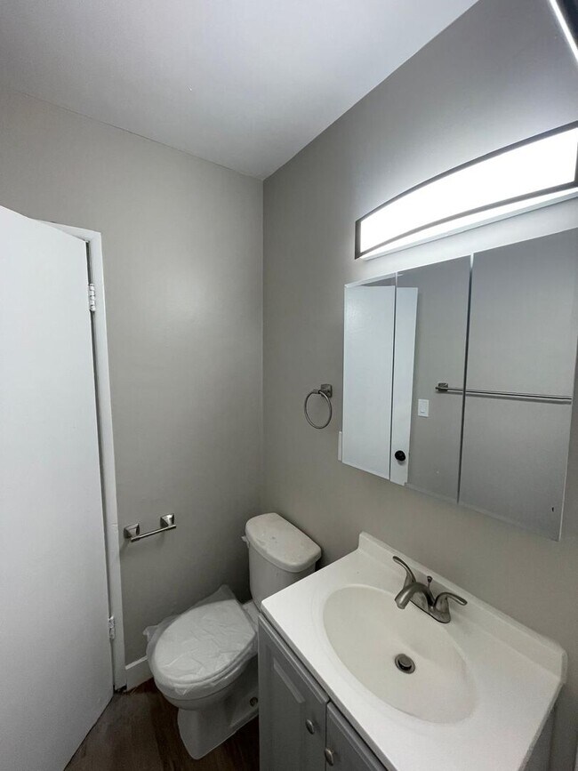 Foto del edificio - 1616 Cherry Ln