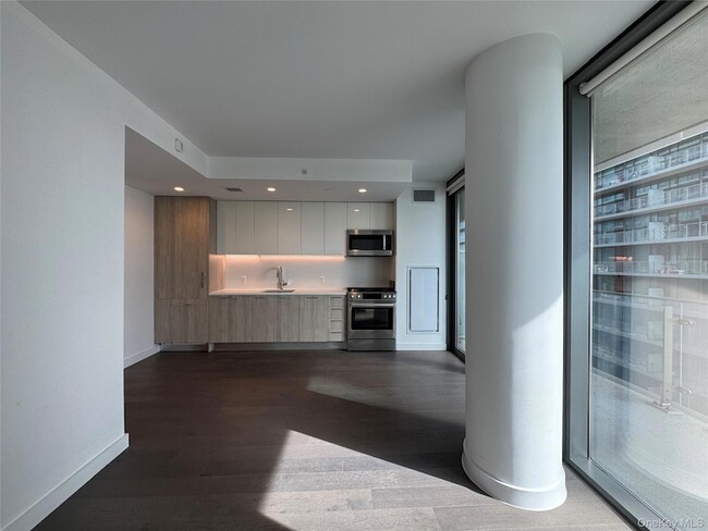 Building Photo - 131-03 40th Rd