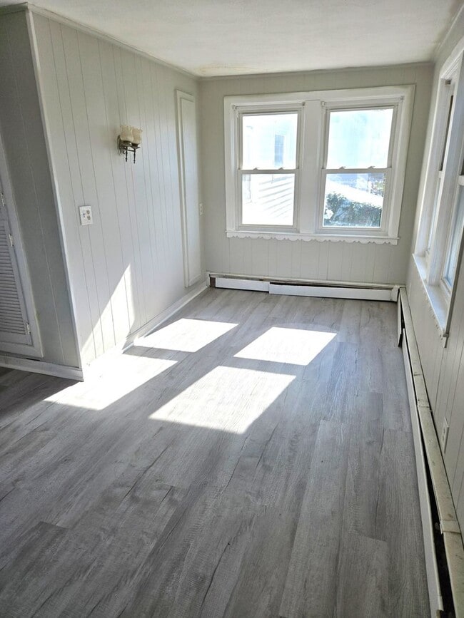 Building Photo - 150 Sisson St