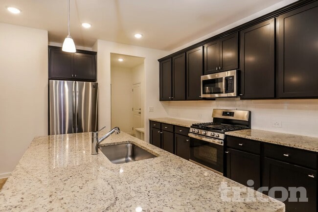 Foto del edificio - 173 Everett Sq