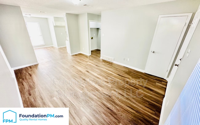 Building Photo - 3385 Lone Rock Dr