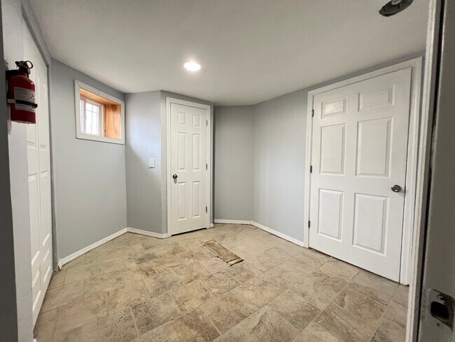 Building Photo - 41 Randolph Ave