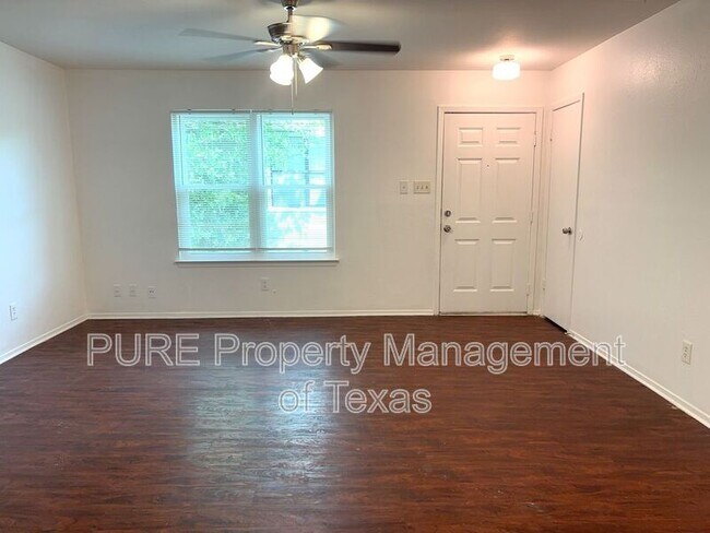 Foto del edificio - 16005 Stoneham Cir