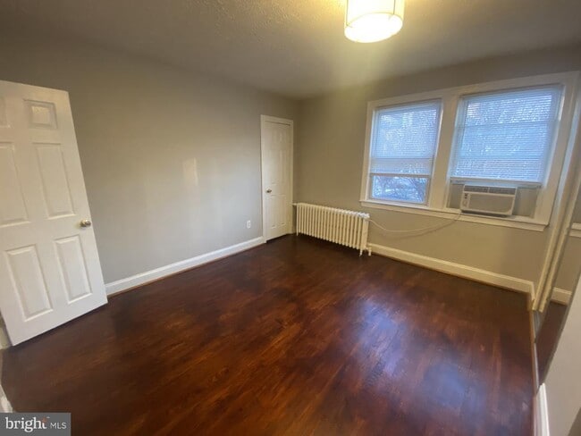 Foto del edificio - 1723 H St NE