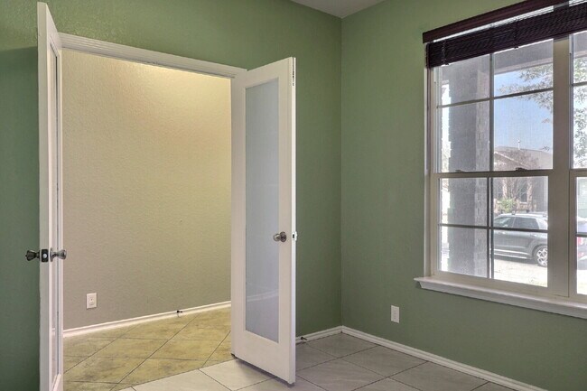 Foto del edificio - Redbird Ranch Retreat: 3-Bedroom Home with Private Office & Modern Upgrades!