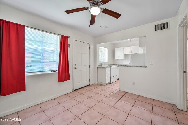 Foto del edificio - 841 N 6th Ave