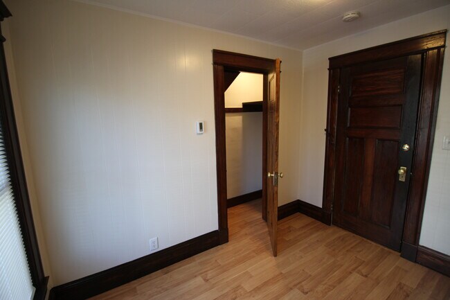 Foto del edificio - 639 Park Ave #6