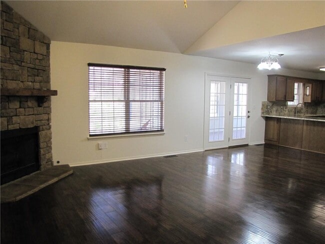 Building Photo - 70 Merritt Dr