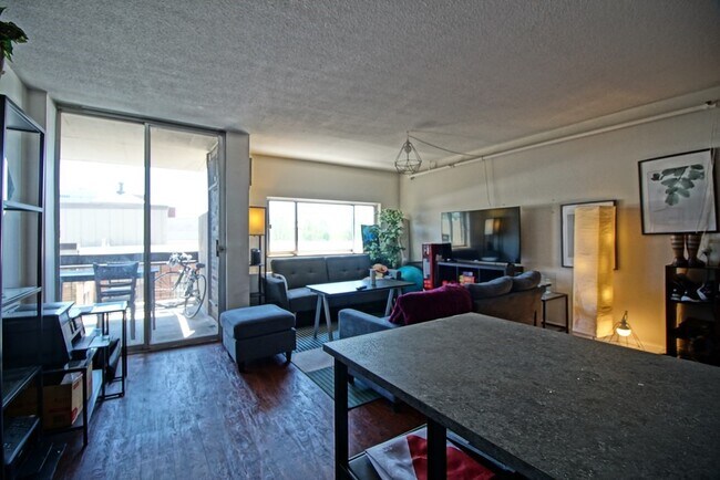 Foto del edificio - 875 Massachusetts Ave