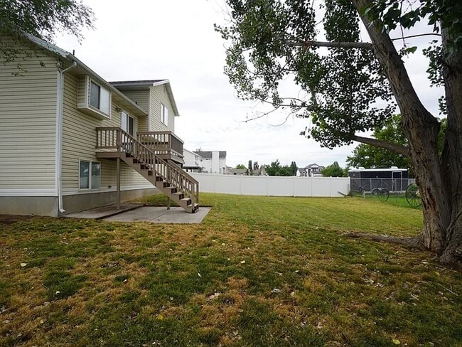 Building Photo - 3947 S 2600 W