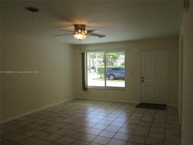 Foto del edificio - 4831 Bayview Dr