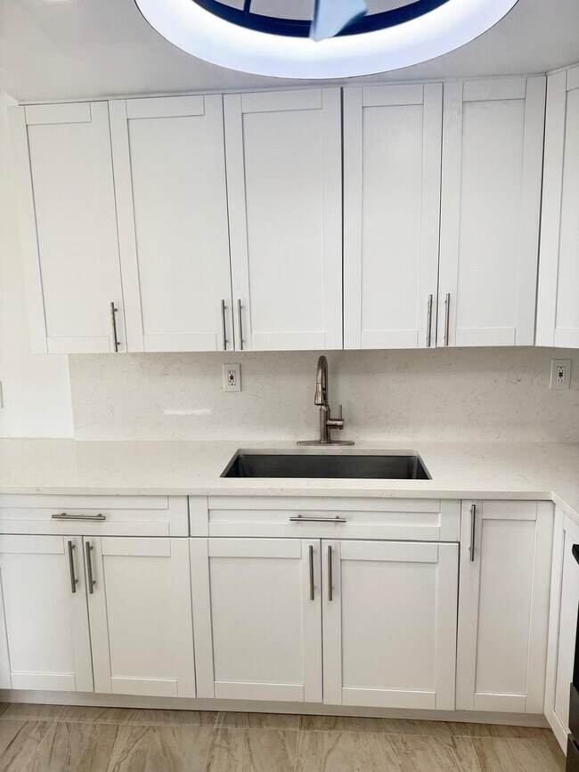 Building Photo - 266 Burgundy Ave