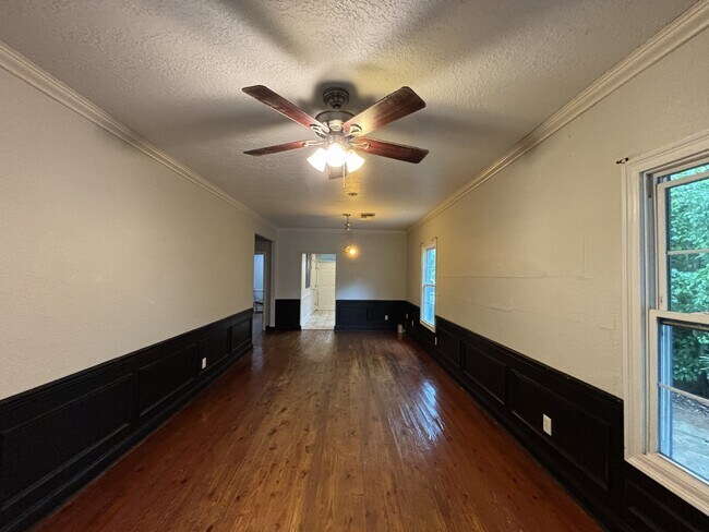 Building Photo - 4927 Venus St