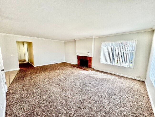 Building Photo - Single family home located in desirable Yo...