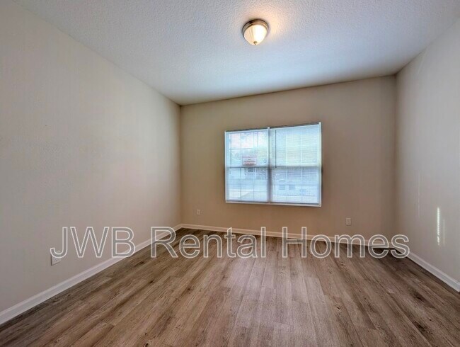 Foto del edificio - 6437 118th St