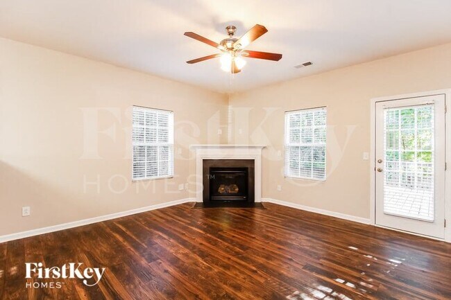 Foto del edificio - 1103 Birkdale Dr