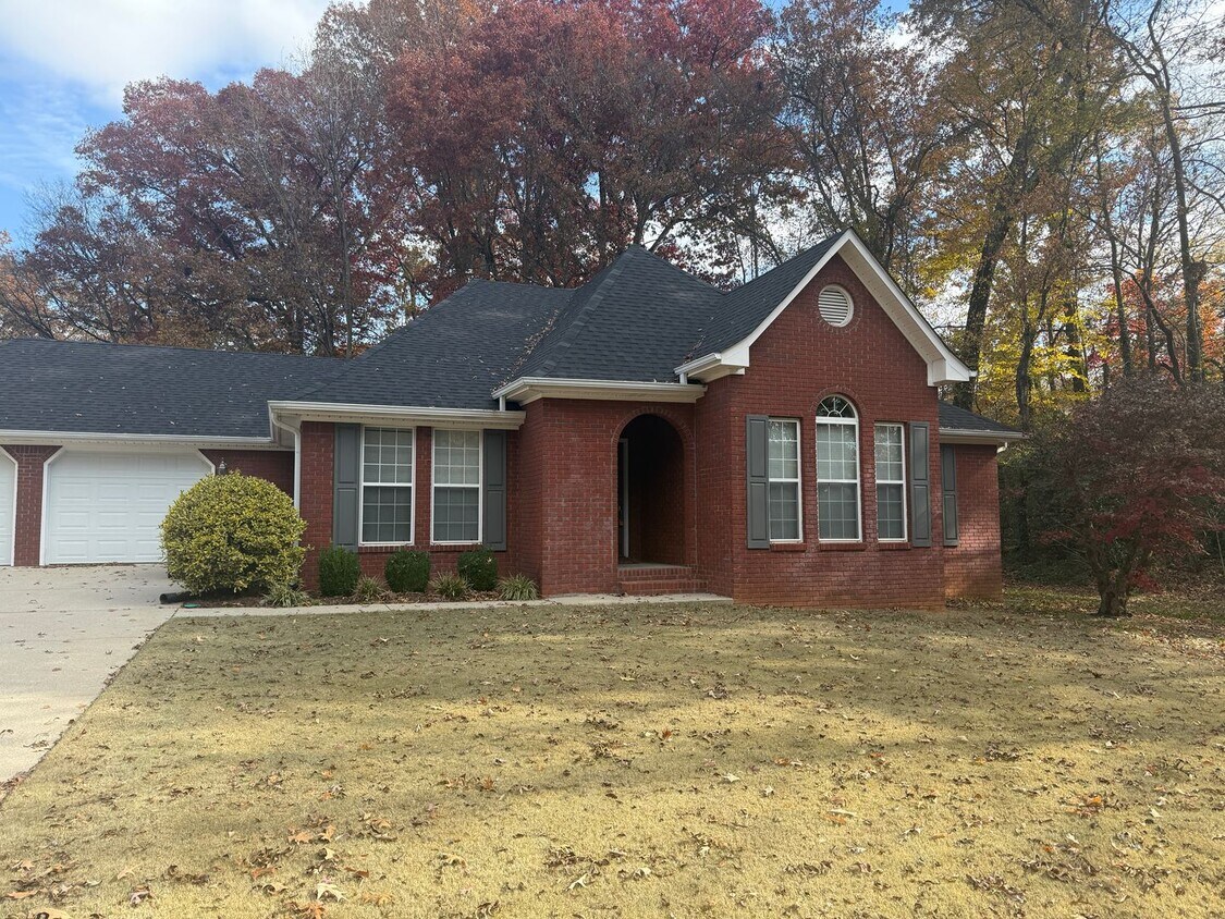 Primary Photo - 3 Bedroom, 2 Bathroom - Florence, AL * Forest Hills Community *