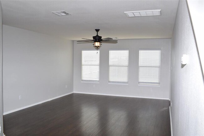 Foto del edificio - 375 Housefinch Loop