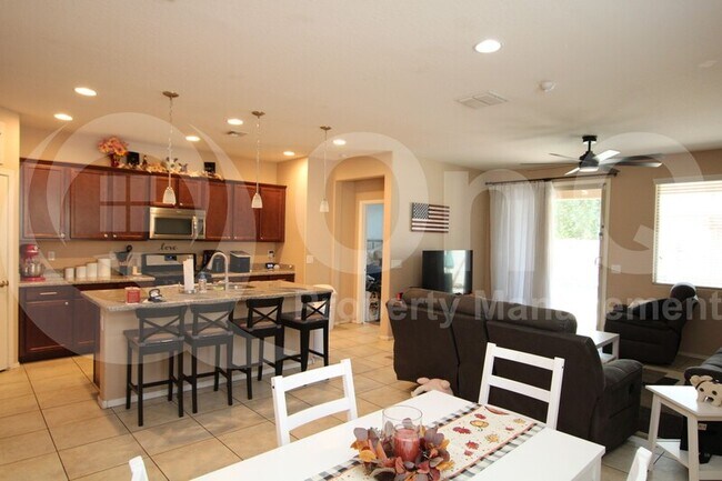 Foto del edificio - 35744 N Bandolier Dr