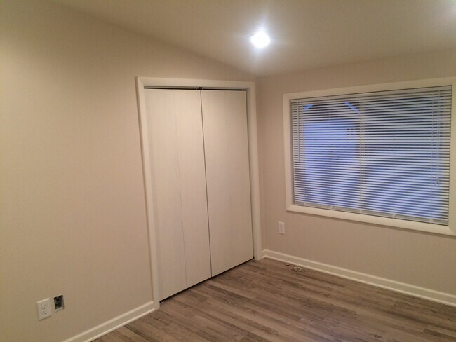 Dormitorio 2 - 446 1/2 S 7th St