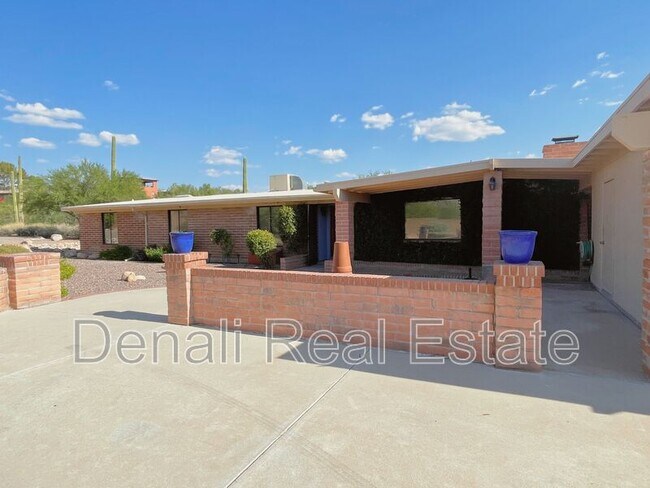 Building Photo - 1550 E Chula Vista Rd