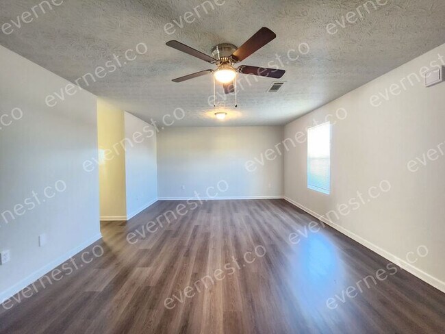 Building Photo - 460 Johnson Pool Rd