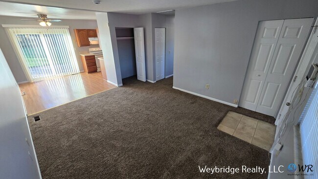 Foto del edificio - 3BD 1BTH Ranch in the Pleasant Run Neighbo...