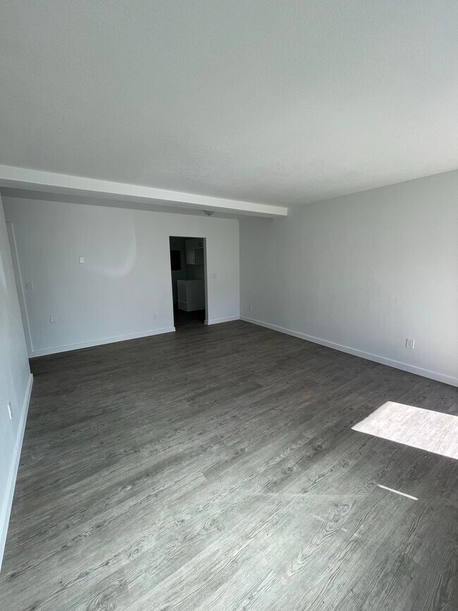 Foto del edificio - Fully Refreshed Westmoreland 3bd in Plex. ...