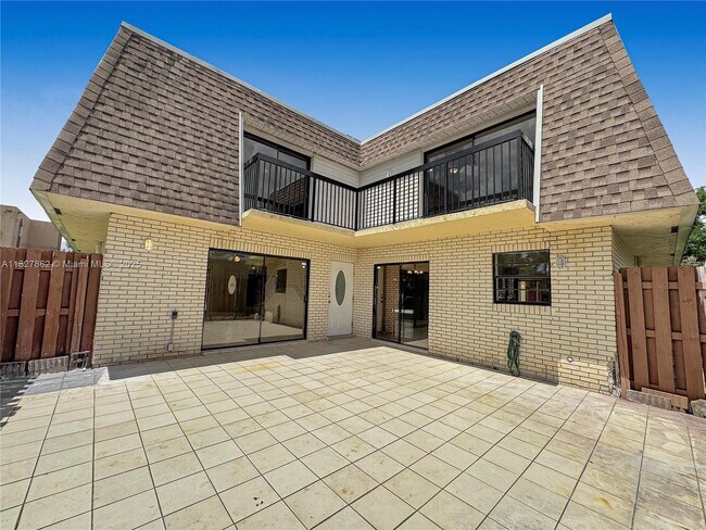 Foto del edificio - 8103 SW 24th St