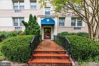 Building Photo - 1363 K St SE