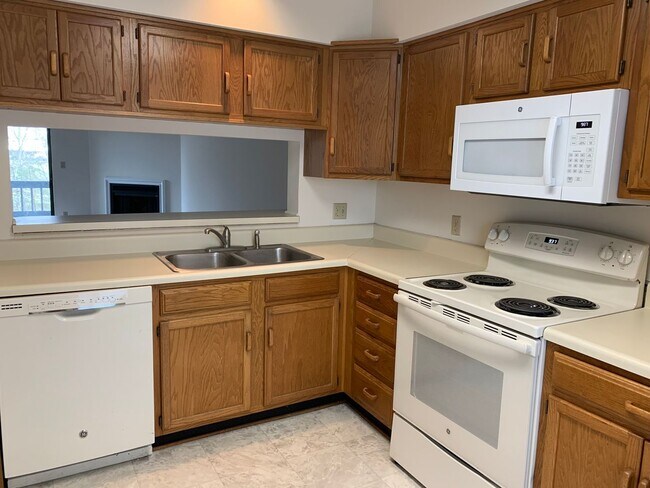 Foto del edificio - 1 Bedroom Condo in Lake Vista