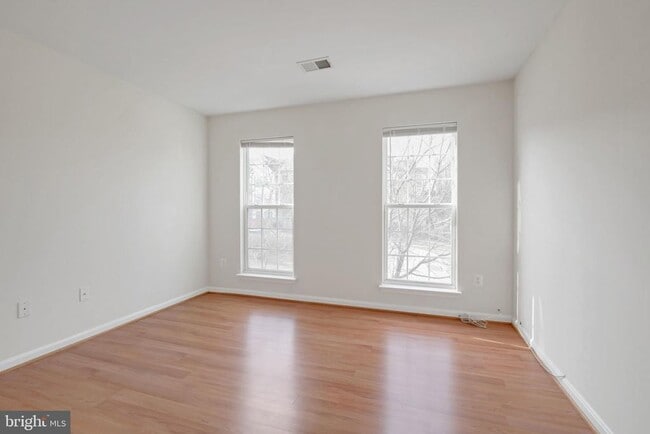 Building Photo - 103 Whiskey Creek Cir