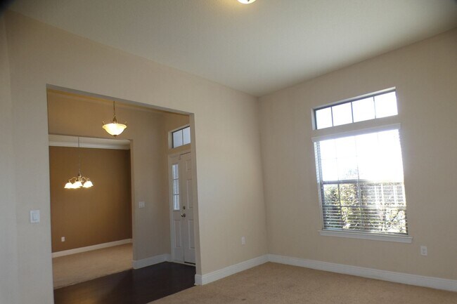 Foto del edificio - Spacious 4-Bedroom Home - Pace Mill Creek