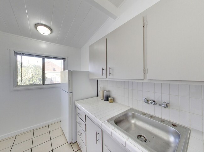 Foto del edificio - 2554 E 16th St