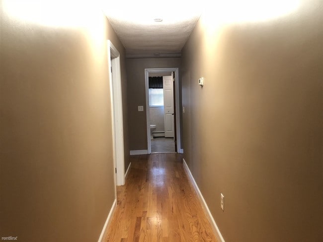 Building Photo - 2 br, 1 bath  - 152 Cottage St 1